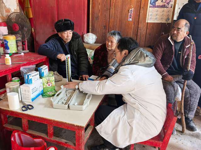 院医药学院党总支开展主题党日活动凯发国际平台河南应用技术职业学(图3)